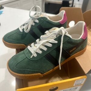 Gola Elan Sneaker, woman’s size 7, Evergreen / black / fuchsia.